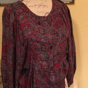 Lucky Brand blouse. Great oversized sleeve, tailored waist. Paisley design!